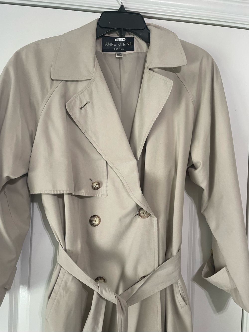 Anne Klein Women's Beige Trench Coat SZ 8 Petite - Picture 3 of 4